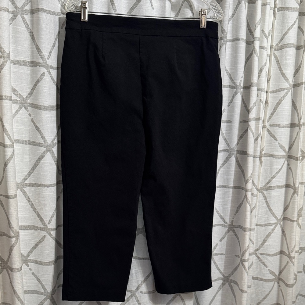 Women's Black Capri Pants - Picture 5 of 8
